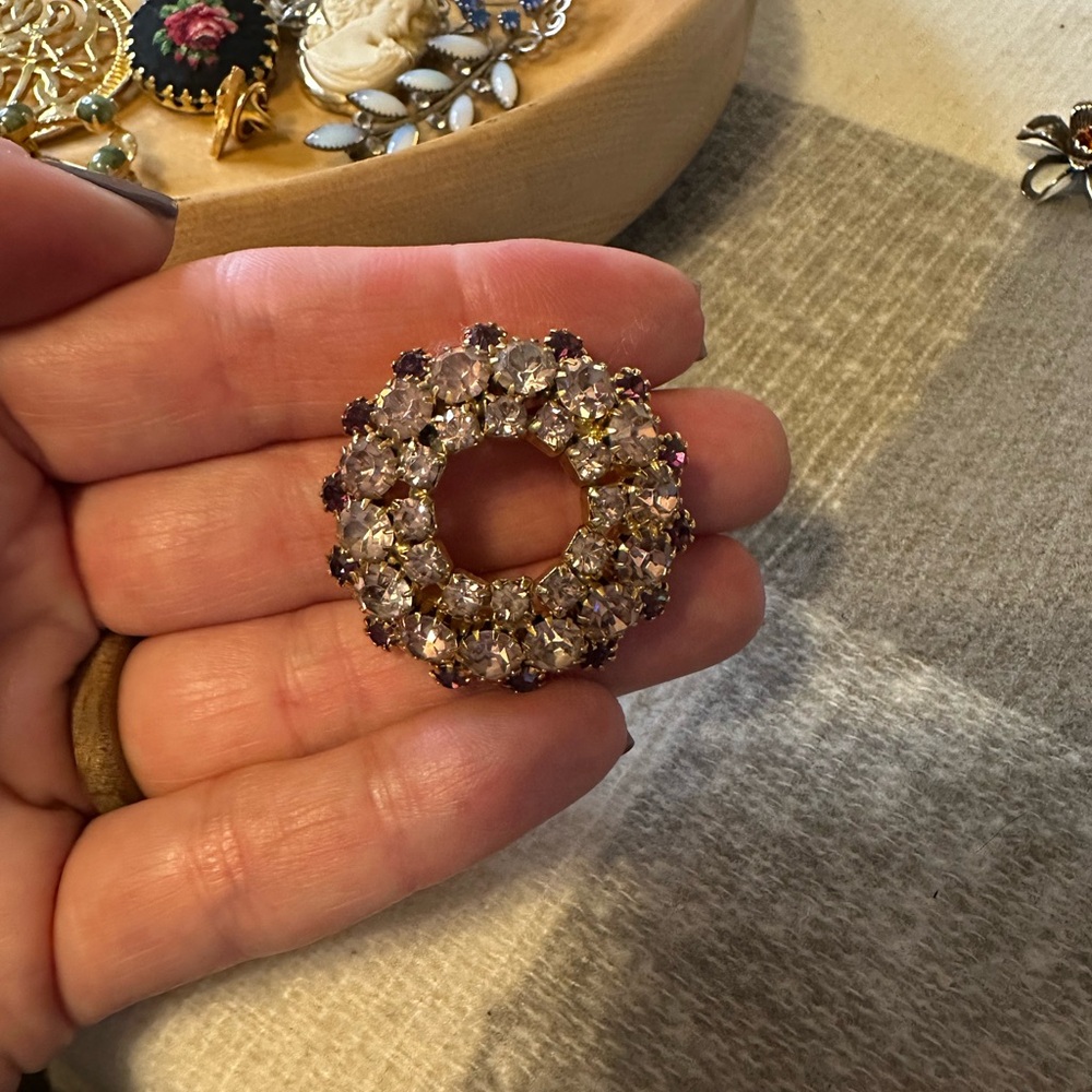 Vintage Brooch Rhinestone Pin Lavender Purple Violet Faceted Crystal